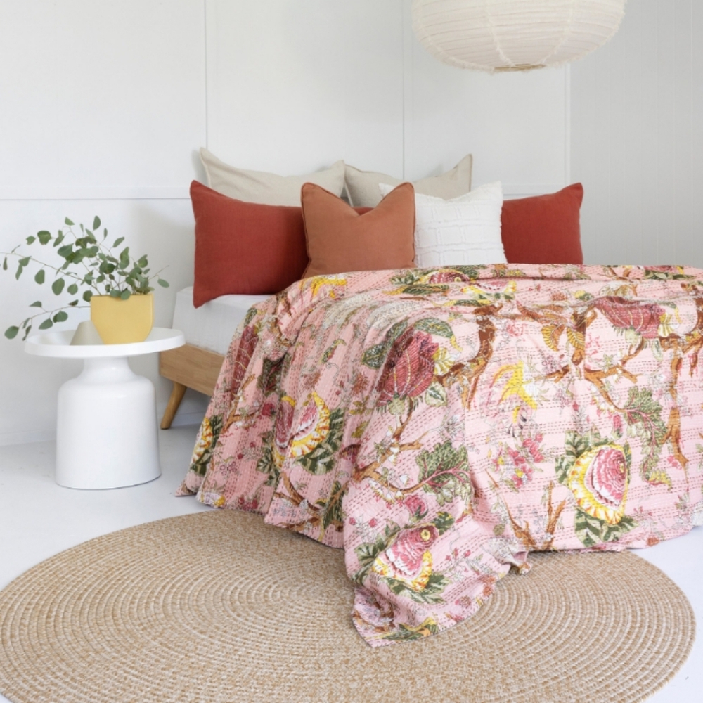 NWOT Peach pink kantha quilt summer blanket king